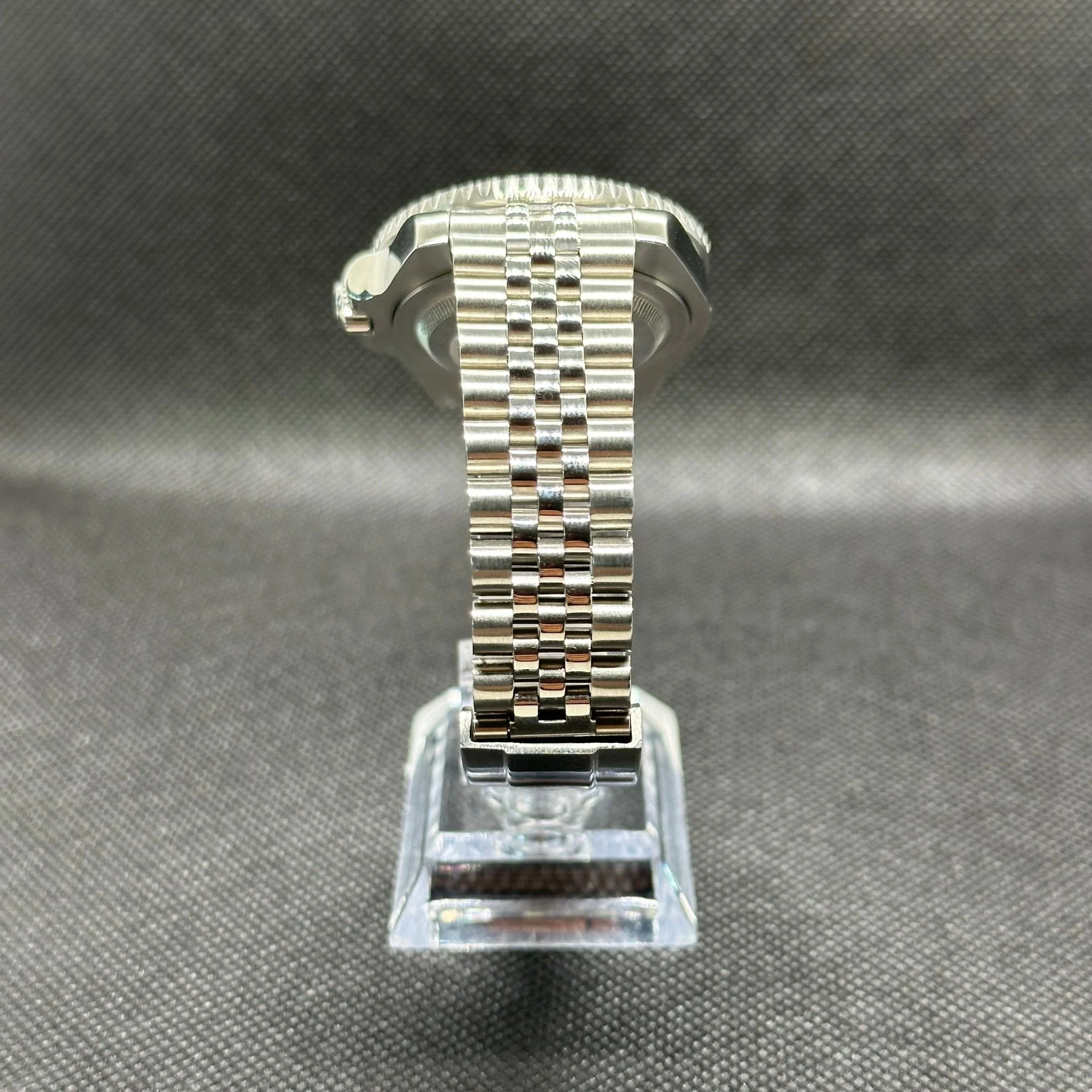 GMT Mod "Batgirl" Watch (Premium Dial) - Image 6